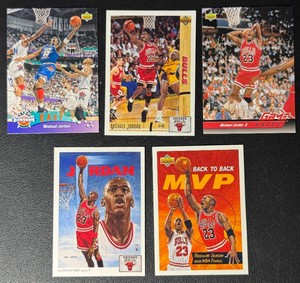 Michael Jordan 5-Card Basketball Card Lot (4)