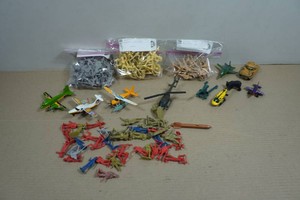 Toy Soldiers and Accessories