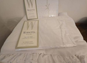 Wamsutta Full Flat Sheets & White Eyelet FullQueen Comforter