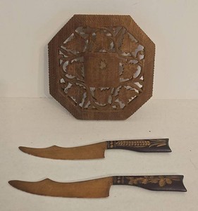Vintage Carved Wood Knives & Leaf Trivet Folk Art Kitchen Decor Lot