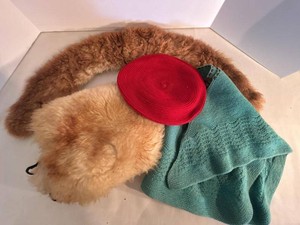 Lot of Assorted Vintage Womens Hats Shawl Fur Collar Accessories