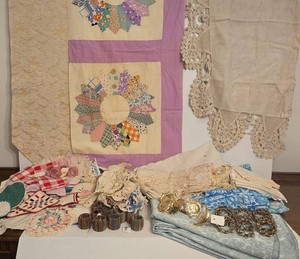 Vintage Linen & Crochet Lot Dresden Plate Runner Tablecloth Napkin Rings