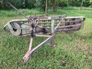 John Deere 350 rake with PTO...