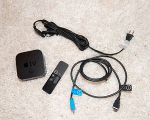 Apple TV (Model A1962) with Remote