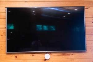 LG WebOS Smart TV with Remote
