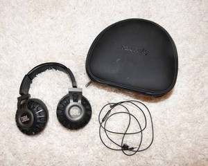 JBL Synchros S700 Over-Ear Headphones