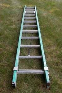 Keller Green Extension Ladder  Approx. 145 Collapsed