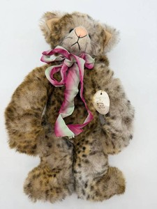 Annemade Spot Cat Plush With Signed Paw