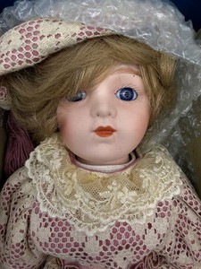 Schmid Musical Collectibles Porcelain Doll 575-002