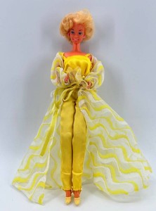 Vintage 1979 Pretty Changes Barbie Doll in Yellow Outfit