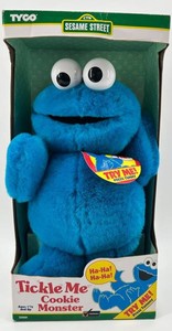 Tyco Sesame Street Tickle Me Cookie Monster Plush 33069