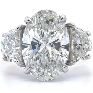 Beautiful 7.00 Carat Diamond Oval & Trapezoid Three-Stone Ring in 14k Yellow Gold w EGL Report $13,700 Retail VIDEO