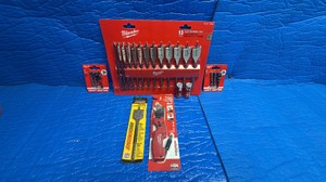 NEW Milwaukee bitsadapters and 6 in 1 folding knife
