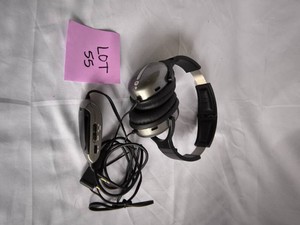 Black Cushioned Over the Head Wired Headphones