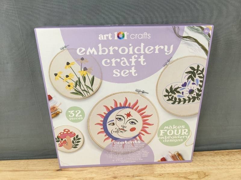 32 Piece Art 101 Embroidery Craft Set - Brand New Z