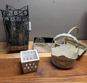 Decorative Basket & Tray Holder Mixed Lot, 5 Total