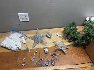 Christmas Tree Ornaments & Garland Assotment