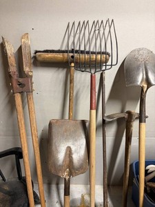 Garden Tool Lot of 7 Shovels, Rake, Broom & Loppers