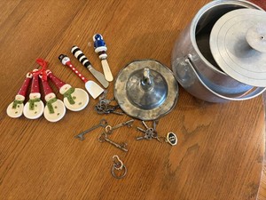 Holiday Kitchen Utensils, Keys & Lidded Pot Container Mixed Lot