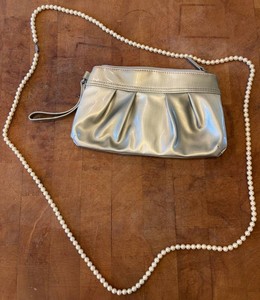 Pearl Style Necklace & Silver Clutch Purse