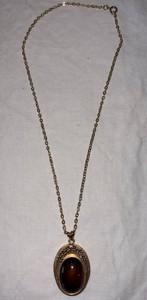 Oval Stone Pendant Necklace
