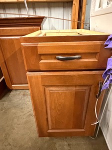 Cherry Finish Kitchen Base Cabinet with Drawer & Single Door