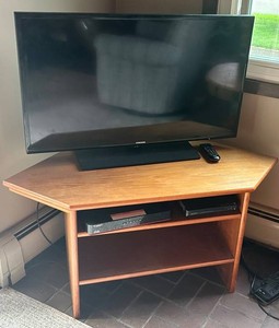 Samsung UN40H5003AF 40 TV With Stand & Remote