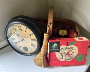 White Mountain Apple Parer Corer Slicer, Wall Clock & Woven Basket Mixed Lot