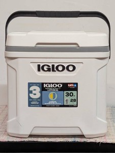 Igloo Latitude Marine Ultra 30 Quart Cooler - White