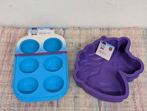 Round and Unicorn Shaped Silicone Baking Pans