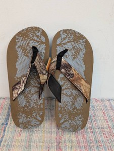Realtree Mens Sandal, SM (9-10) & 2 Mossy Oak Men Belt Size 32-34 Faux Leather Brown Camo