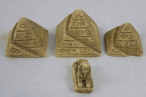 Egyptian Style Pyramid Figurines & Sphinx (Miniature)