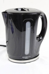 KitchenSmith by Bella KE7542-ET Plastic Kettle (tested)