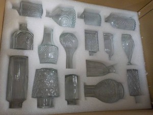 16 pc Sawoake Mini Crystal Vases...