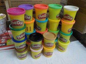 24 Hasbo Play-Doh Modeling Compound...