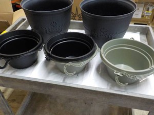6 Planters...