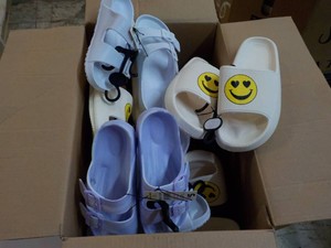 12 pair of Summer Shoes - variety o...