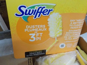 2 Swiffer 3 ft Dusters with extra d...