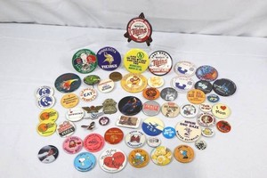 Mixed Lot Minnesota Twins, Vikings & Novelty PinsButtons