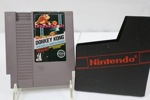 Nintendo Donkey Kong Arcade Classics Series NES Cartridge With Sleeve