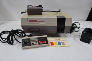 1985 Nintendo Game System NES-001 Console with Controller, Cables & Adapter
