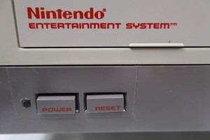 1985 Nintendo Game System NES-001 Console with Controller, Cables & Adapter