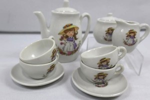Japanese Tea Set With Teapot, Sugar Bowl, Creamer, 4 Cups & 3 Saucers (Lot of 10)