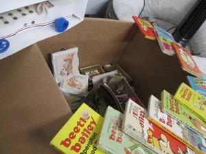 Lot of assorted vintage items...