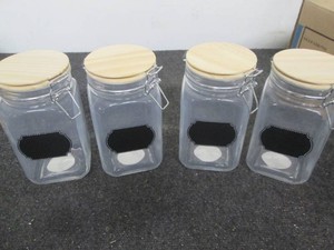 4 Matching storage jars...