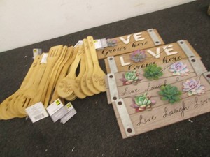 Bamboo uutinsels and decorative pla...