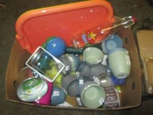Lot of small bowls, serving ware, c...