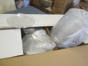400 Plastic platters, would nice cl...