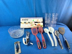 Multi-item lot of kitchenware and dining items