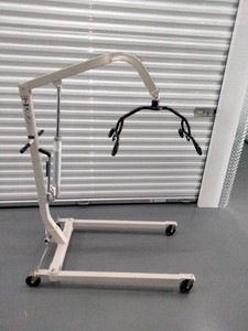 Joerns Hoyer Classic Manual Lift (HML400) designed for transferring patients.